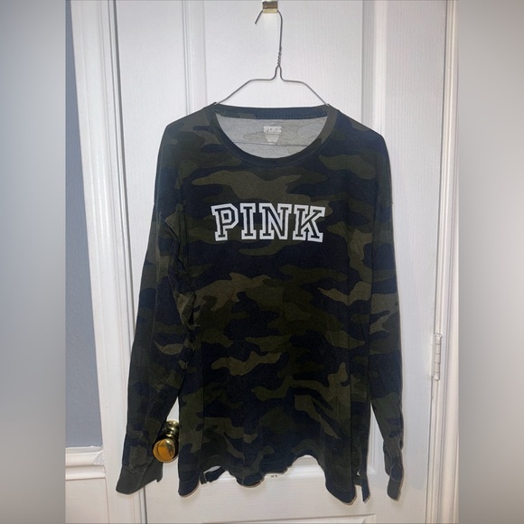 Victoria's Secret PINK Green Camo Logo Long Sleeve Campus Crew Neck T-Shirt XL - Picture 1 of 8